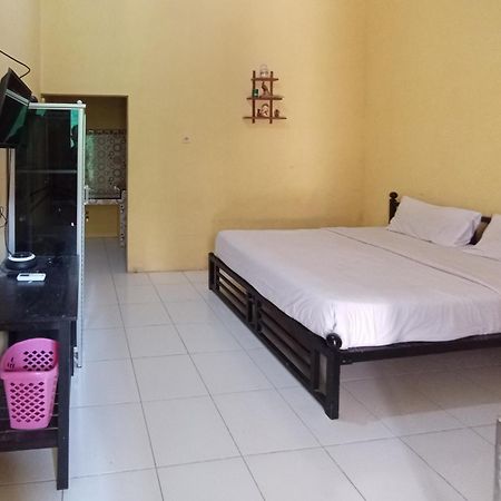 Reddoorz At El Shaday Homestay Banyuwangi Banyuwangi  Εξωτερικό φωτογραφία