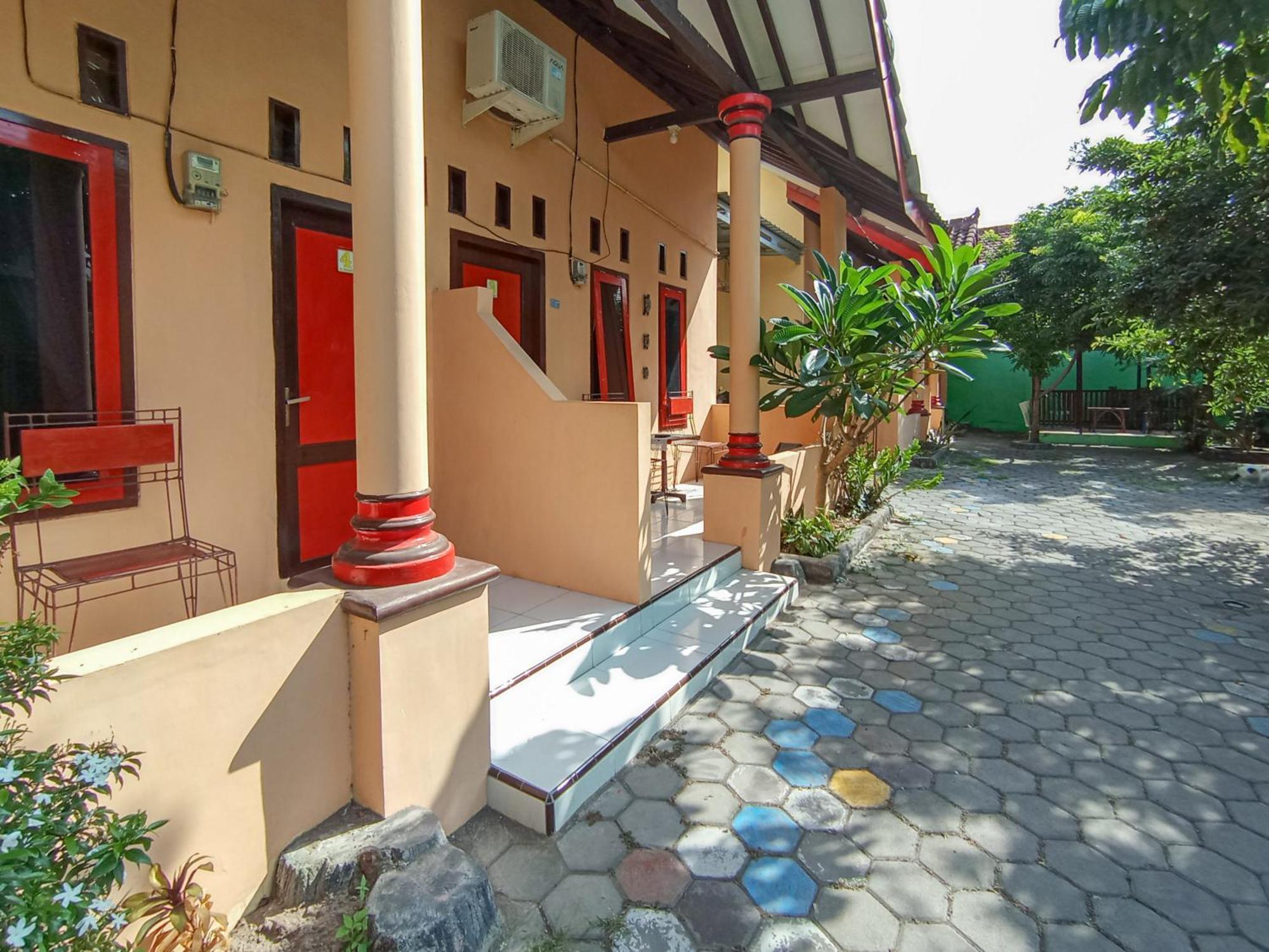Reddoorz At El Shaday Homestay Banyuwangi Banyuwangi  Εξωτερικό φωτογραφία